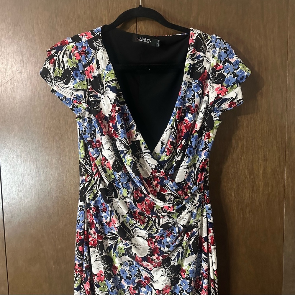 Lauren Ralph Lauren Floral Jersey Flutter-Sleeve Surplice Dress Lined Size 8 - Picture 6 of 15